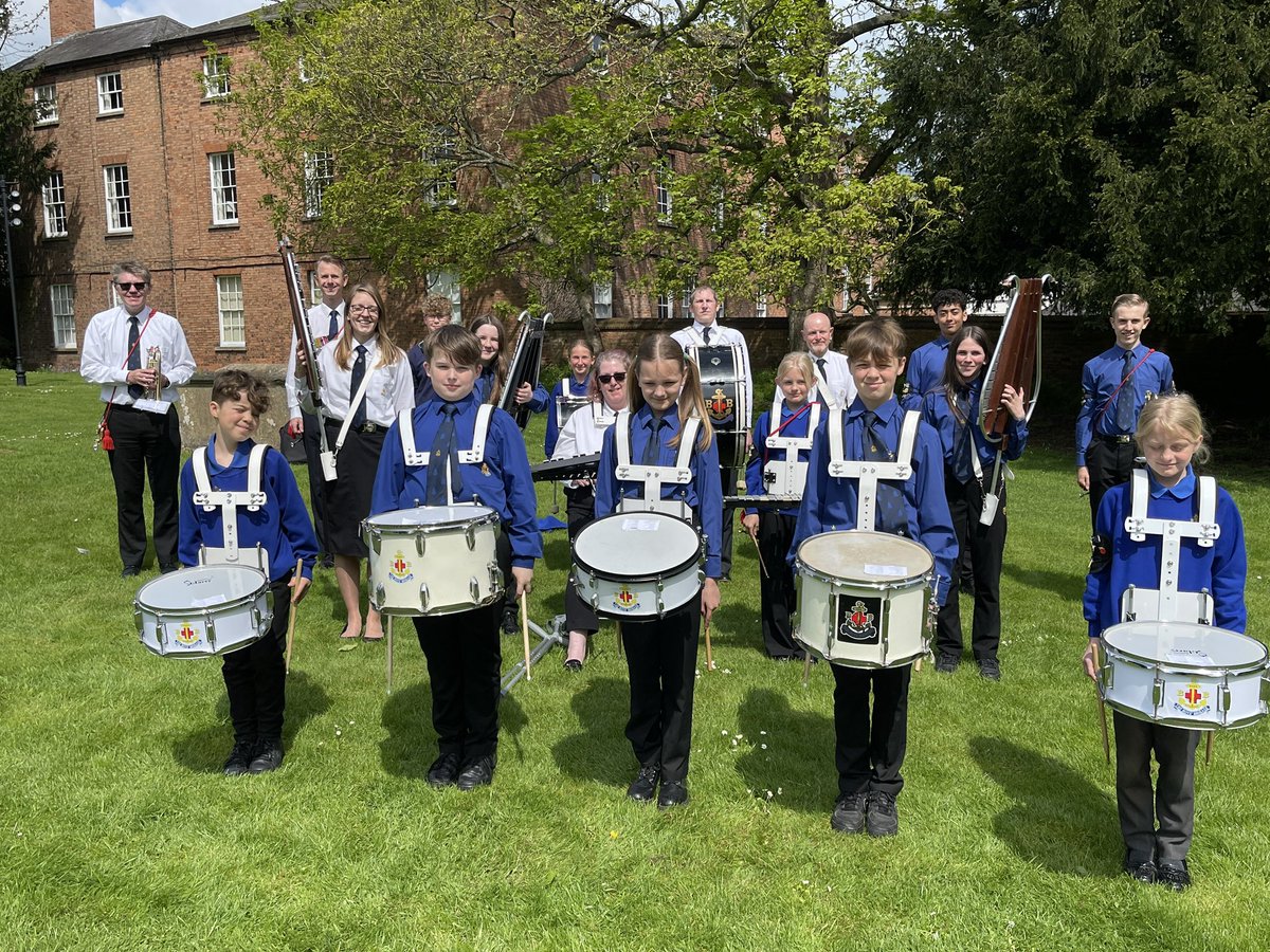bbinnottingham's tweet photo. Stuck what to do this weekend?  Not going to Wembley? 

Why not come along to the @NottsCountyShow and come and join us for fun and craft. 

One of our crafts is a balancing parrots, which will brighten up any tree :)

Our band will also be performing at 3.00pm and 5.00pm. https://t.co/FBxgX2fhW9