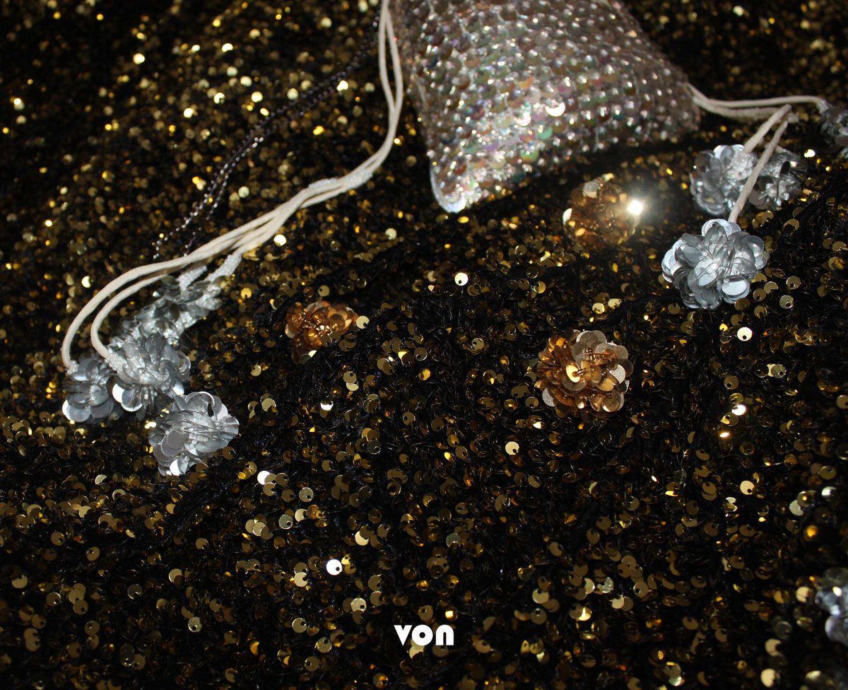 vonindia's tweet photo. ✨Iridescent Stars, heavenly globes and glistening textures– all dancing in the glory. A bedazzling earth nourished in love, starry soil, and waterfall of sequins and beads: Handcrafted with love.

#Vonmadeinindia #luxurybags https://t.co/kuuTffTW1Q