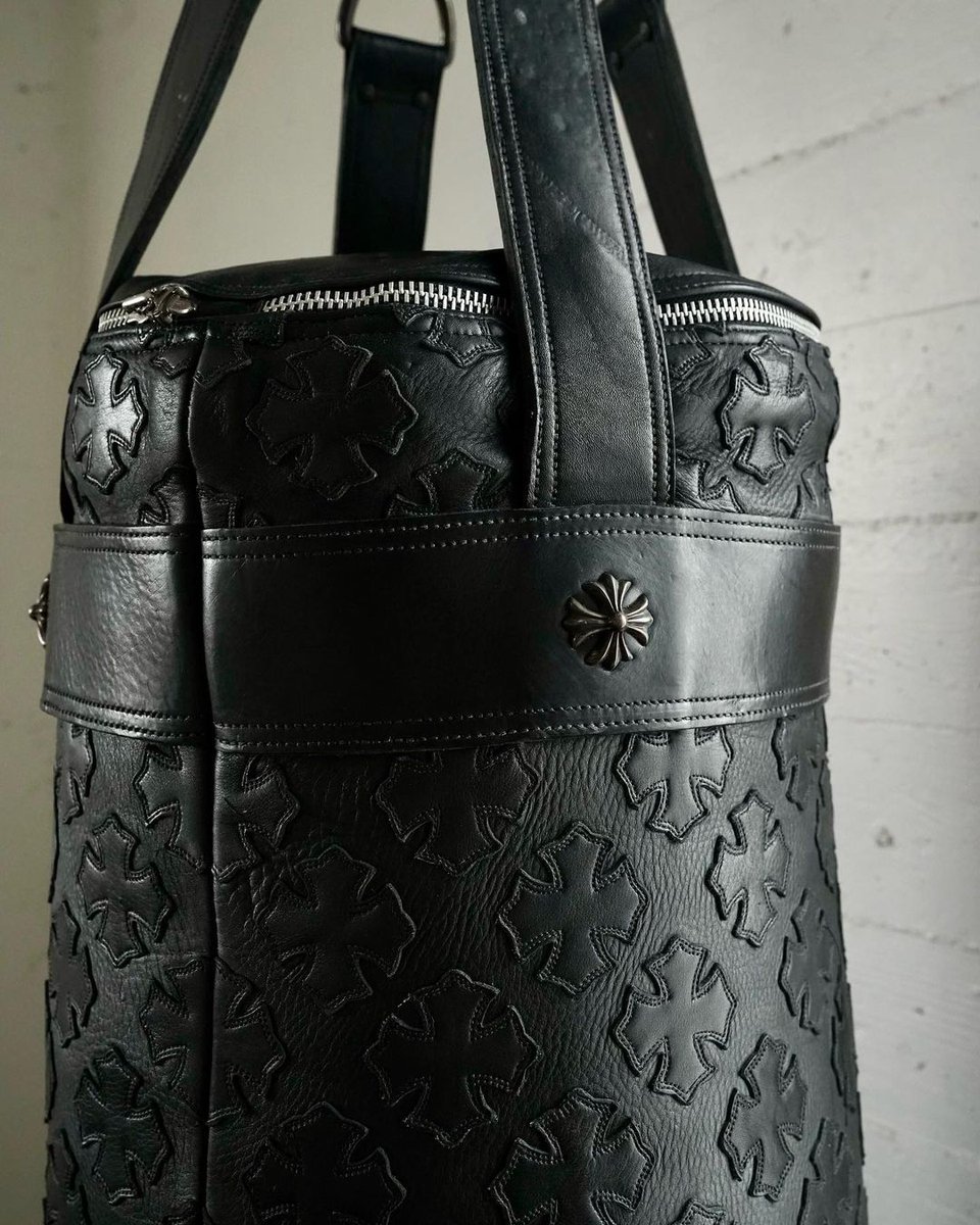 HYPEBEAST's tweet image. Rare 100lb #ChromeHearts punching bag 😳