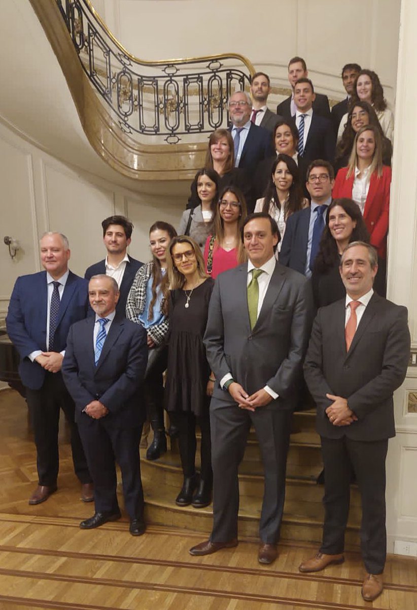 Carlos M. González Guerra (@charlskrieg) on Twitter photo Entrega de Diplomas a la segunda promoción de la Diplomatura en Litigacion Penal de <a href="/AustralDerecho/">Austral Derecho</a> y la Pontificia Universidad Católica de Valparaíso-Chile dirigida por <a href="/mariohlaporta/">Mario Laporta</a> y <a href="/jvera_vega/">jaime vera vega</a> Felicitaciones a todos los graduados!!! Entrega de Diplomas a la segunda promoción de la Diplomatura en Litigacion Penal de <a href="/AustralDerecho/">Austral Derecho</a> y la Pontificia Universidad Católica de Valparaíso-Chile dirigida por <a href="/mariohlaporta/">Mario Laporta</a> y <a href="/jvera_vega/">jaime vera vega</a> Felicitaciones a todos los graduados!!!