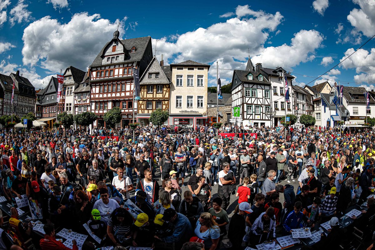 One week left until you all are here again ❤️

#HeartRace #24hNBR