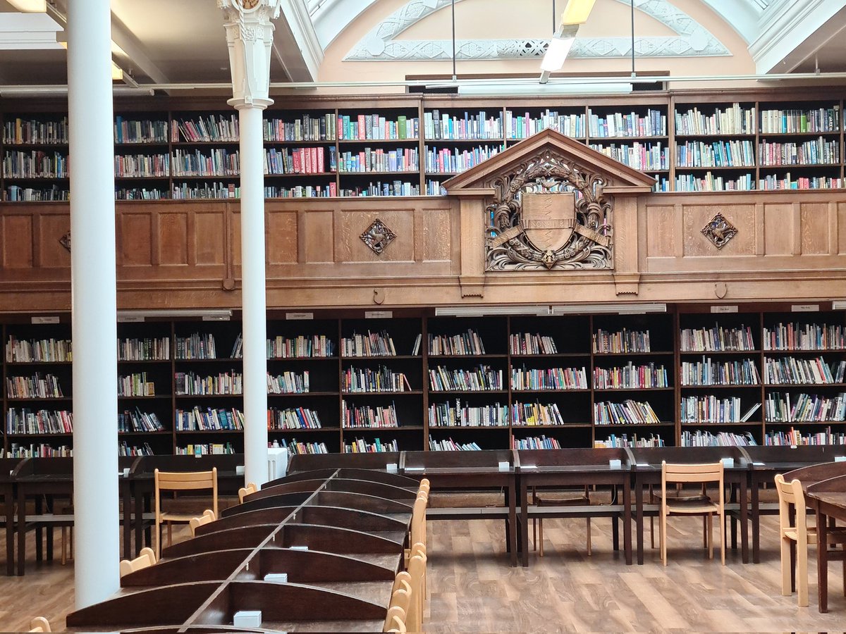 BetterBattersea's tweet photo. A warm and welcoming study room. #BatterseaLibrary
#TheStudyHub📖🙌. https://t.co/rBYuvjJOvm