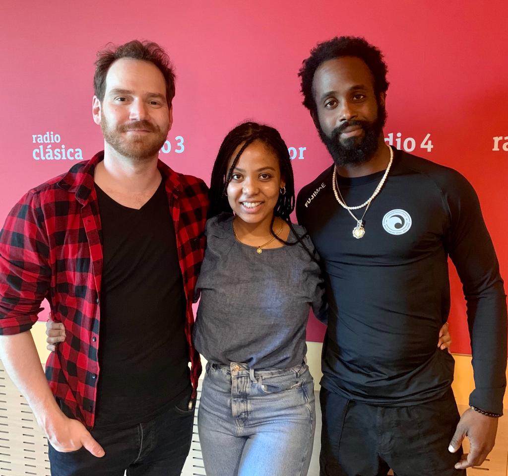 🎭 #TeCasarásEnBarcelona una història de superació inspirada en una parella migrant d'Àfrica arriba al <a href="/teatregaudi/">Teatre Gaudí</a> fins el 21 de maig❗️ 

🗣️ <a href="/esVictorVidal/">Víctor Vidal</a> #SoniaJerez i <a href="/HerreraMccarthy/">Malcolm McCarthy Herrera</a> 
  
🔊 Recupera l'#𝔼ℕ𝕋ℝ𝔼𝕍𝕀𝕊𝕋𝔸 👇
🔗#PodCast (min.31') ▶️ rtve.es/a/6885920/