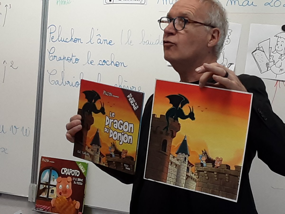 CChalandray's tweet photo. Luc Turlan est venu dans notre classe. On a appris à dessiner la tête de Crapoto. On a vu comment il a fait les dessins : il dessine d'abord sur un brouillon puis il fait le dessin et il le peint avec de l'encre. Il envoie ses dessins et l'histoire à l'éditeur.  #lecture https://t.co/QgnPFZ2qpY