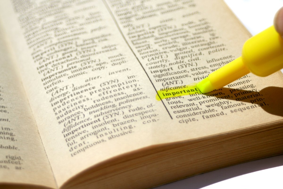 In our latest article #TheBoldAge takes a look at the power of #words  theboldage.com/words-matter/
#WordsMatter 

#over50s #AgeProud