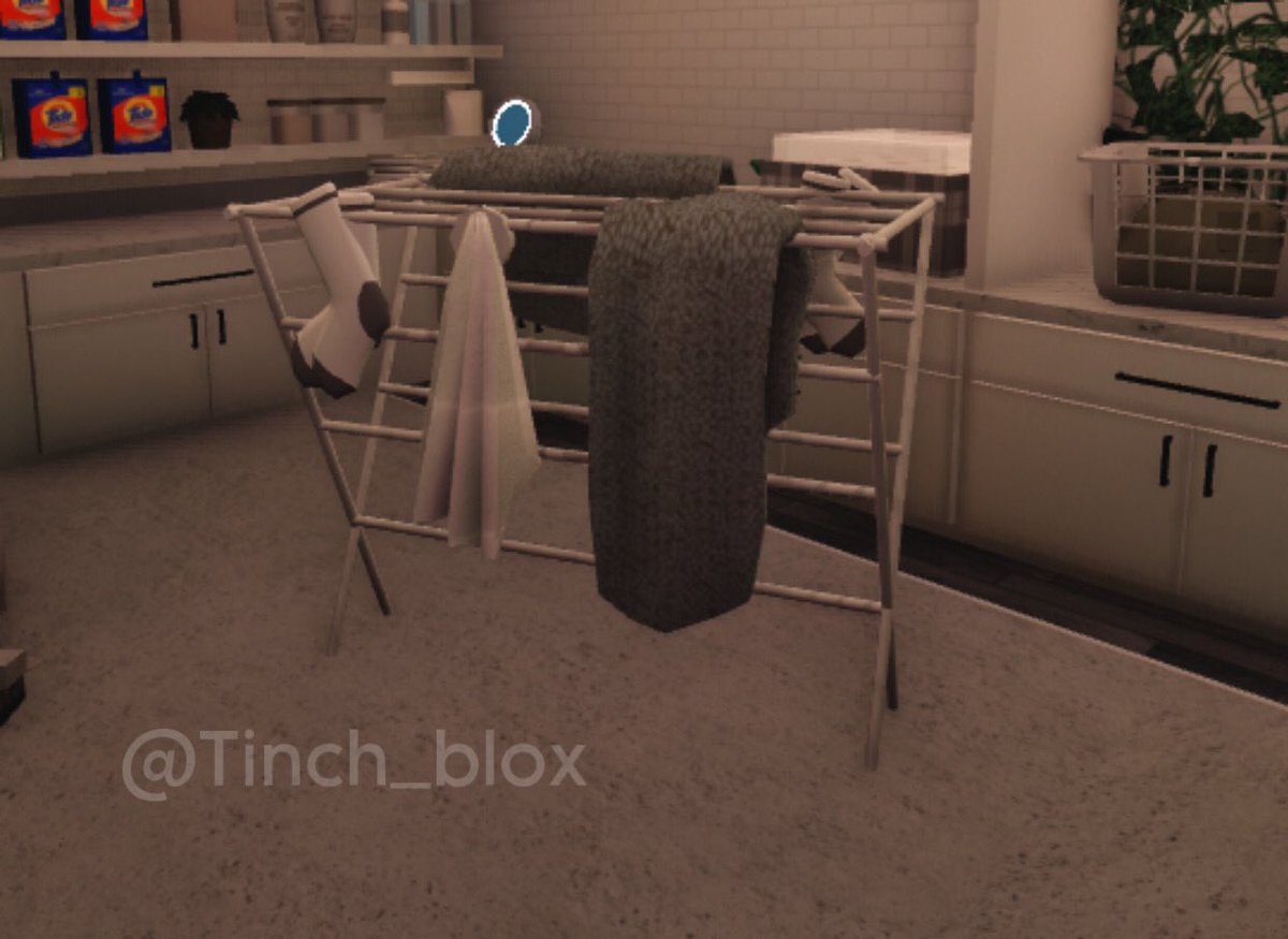 tinxvch's tweet photo. Save some money from the bills with a clothes airer!π§₯π€οΈ
β’ dry your clothes quicker outside
@wtbloxburg_news @AshleyTheUni @RBX_Coeptus @FroggyHopz_RBLX
@BramPeee @lilmahri @Uttaraflann_CSG @Uttaraflann_CSG #bloxburg #concept #welcometobloxburg #clothesairer #idea #buildhack https://t.co/2e6Q9rPw3o