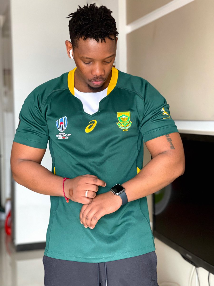 汤王 🍲 on Twitter "I bought this soccer jersey 3 years ago. Back then is was baggy. So I didn’t