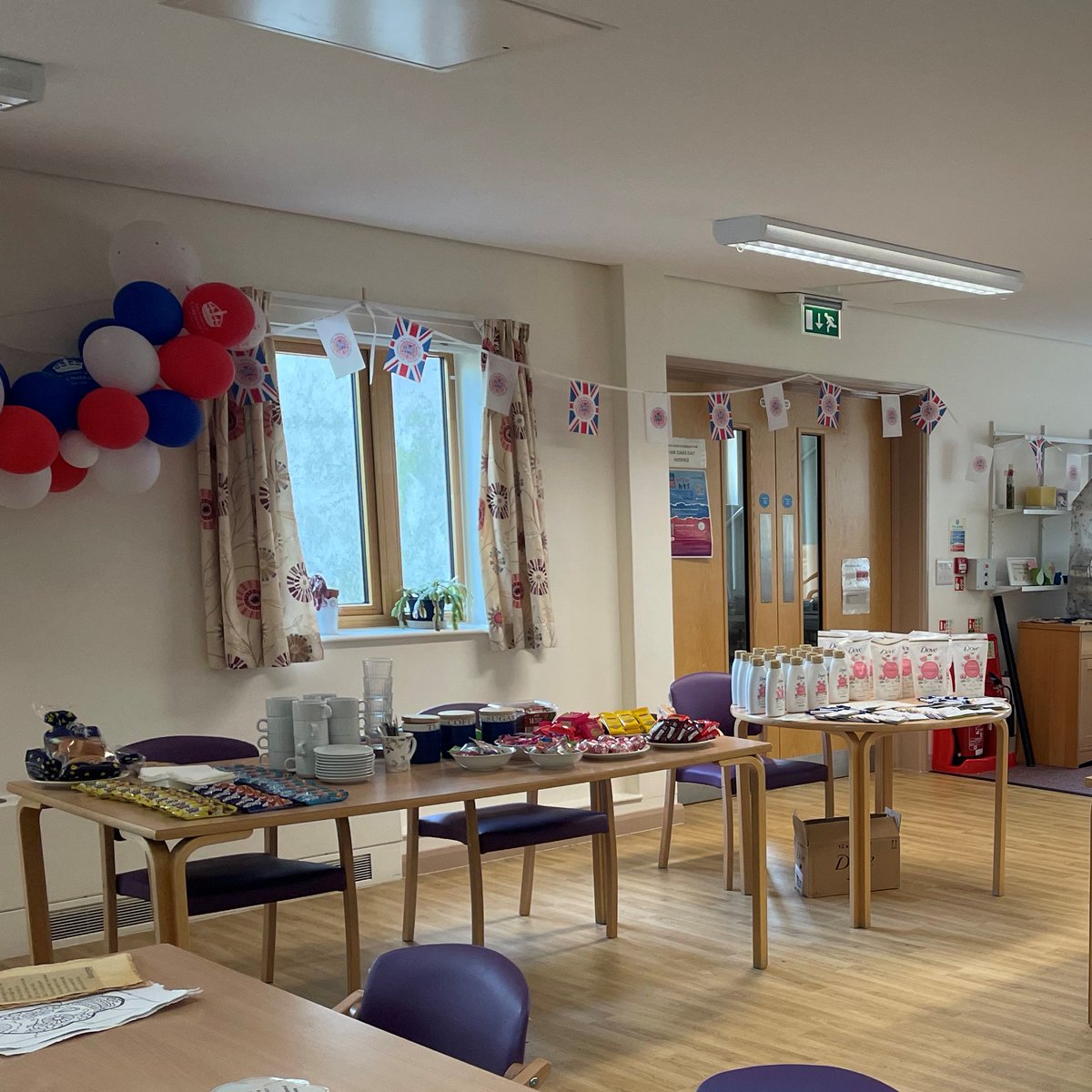 WalsallPall's tweet photo. We are having our staff wellbeing event for Dying Matters today at the Walsall Palliative Care Centre in Fair Oaks Day Hospice. @DyingMatters @WalsallHcareNHS https://t.co/Eu49UVt1un