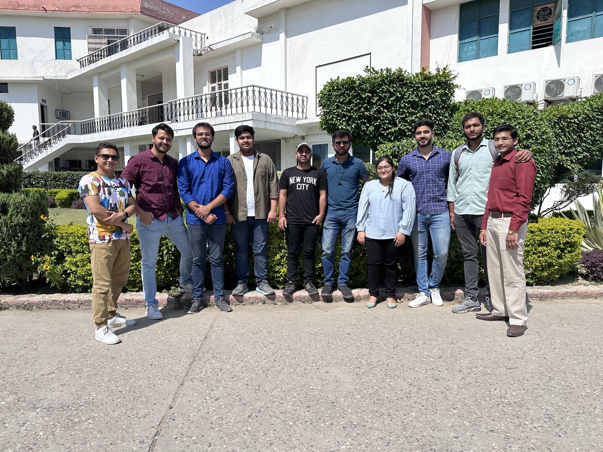 umunBeing's tweet photo. 👋 Please join me in welcoming @VeerPratap0707  and @Sidharth_2003  to the @UmunTech  team!

Their coding and design expertise will drive our innovation forward. 

Stay tuned for more updates and job opportunities! 

#newhires #teamexpansion #UmunTech #technology https://t.co/HTkzEEYoEH