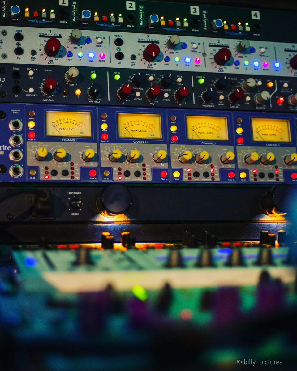 Warming up the preamps ready for a busy day ahead in the studio!
.
.
.
Photo courtesy of @billy_pictures 
.
.
.
.
.

#SouthamptonRecordingStudio #recording #recordingstudio #MusicProduction #recordingengineer #MusicStudio #api #neve #focusrite #southamptonmusic #southampton