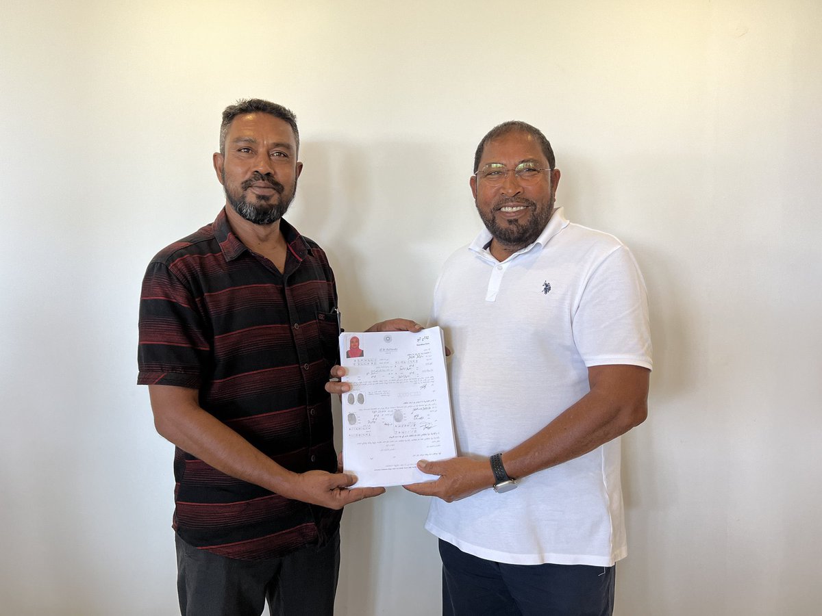 JP_Maamigili's tweet photo. ފ.އަތޮޅުގެ ދެ ދާއިރާއިން ގިނަ އަދަދެއްގެ މެމްބަރުން ޖުމްހޫރީ ޕާޓީއާ ގުޅިވަޑައިގެންފި! 
ފ.ނިލަންދޫ ދާއިރާއިން 56 މެމްބަރުން އަދި
ބިލެއްދޫ ދާއިރާއިން 60 މެމްބަރުން ވަނީ ޖޭޕީއަށް ސޮއިކުރައްވާފަ! މިފޯމްތަކާ ހަވާލުވެވަޑައިގަތީ ޕާޓީގެ ލީޑަރު އޮނަރަބަލް @qasimibrahim
#Qasim2023
#JoinJP https://t.co/LuXCP4tZnz