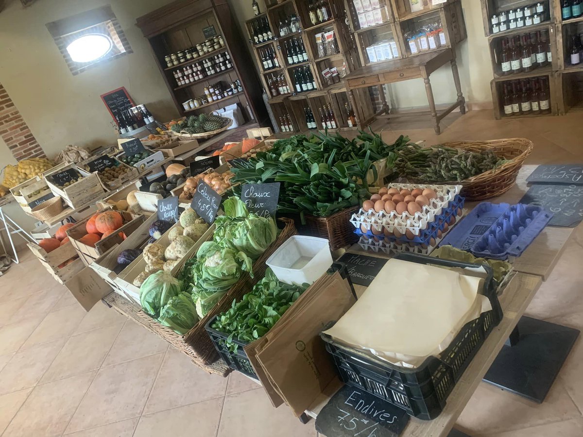 OTDreux's tweet photo. 𝗩𝗜𝗦𝗜𝗧𝗘 👀
Ce week-end, on vous emmène à la rencontre de Baptiste et Guillaume, de la ferme maraîchère agroécologique le Carabe, dans l'Eure. 🥕🧑‍🌾
Réservez votre place 👉 https://t.co/WjnFqMjE2m

#Maraichage #Bio #Local https://t.co/f6xIGlrxu8