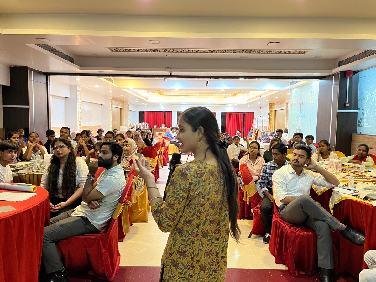 MoHFW_INDIA's tweet photo. Young people at the 'Health of Youth Wealth of Nation' Regional Consultation in Lucknow sharing what good health & well-being means to them.
Active & meaningful participation of youth & adolescents is critical in addressing issues and shaping policies that affect them.
#YouthHealthMatters