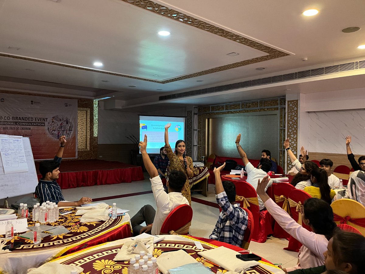 MoHFW_INDIA's tweet photo. Young people at the 'Health of Youth Wealth of Nation' Regional Consultation in Lucknow sharing what good health & well-being means to them.
Active & meaningful participation of youth & adolescents is critical in addressing issues and shaping policies that affect them.
#YouthHealthMatters