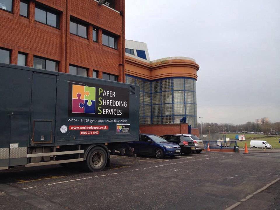 Just saw a paper shredding truck outside Ibrox. It's properly nothing.🤔