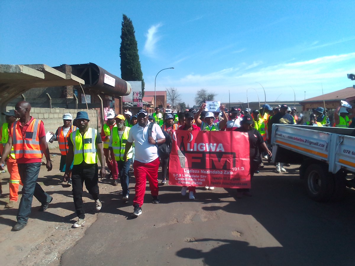 LigwaFm's tweet photo. Be free enough to walk for Fun, what we did...
Recap on the downs of the 27th April '23
A big thanks to @MsukaligwaM and the entire Anti-Crime organizations @GertSibandeDM 
#LIGWATURNS7 #Ligelezanezindabazalo #Ligwa101dot3 #NotInMyName #NoToCrime https://t.co/pW6CIMlzTp