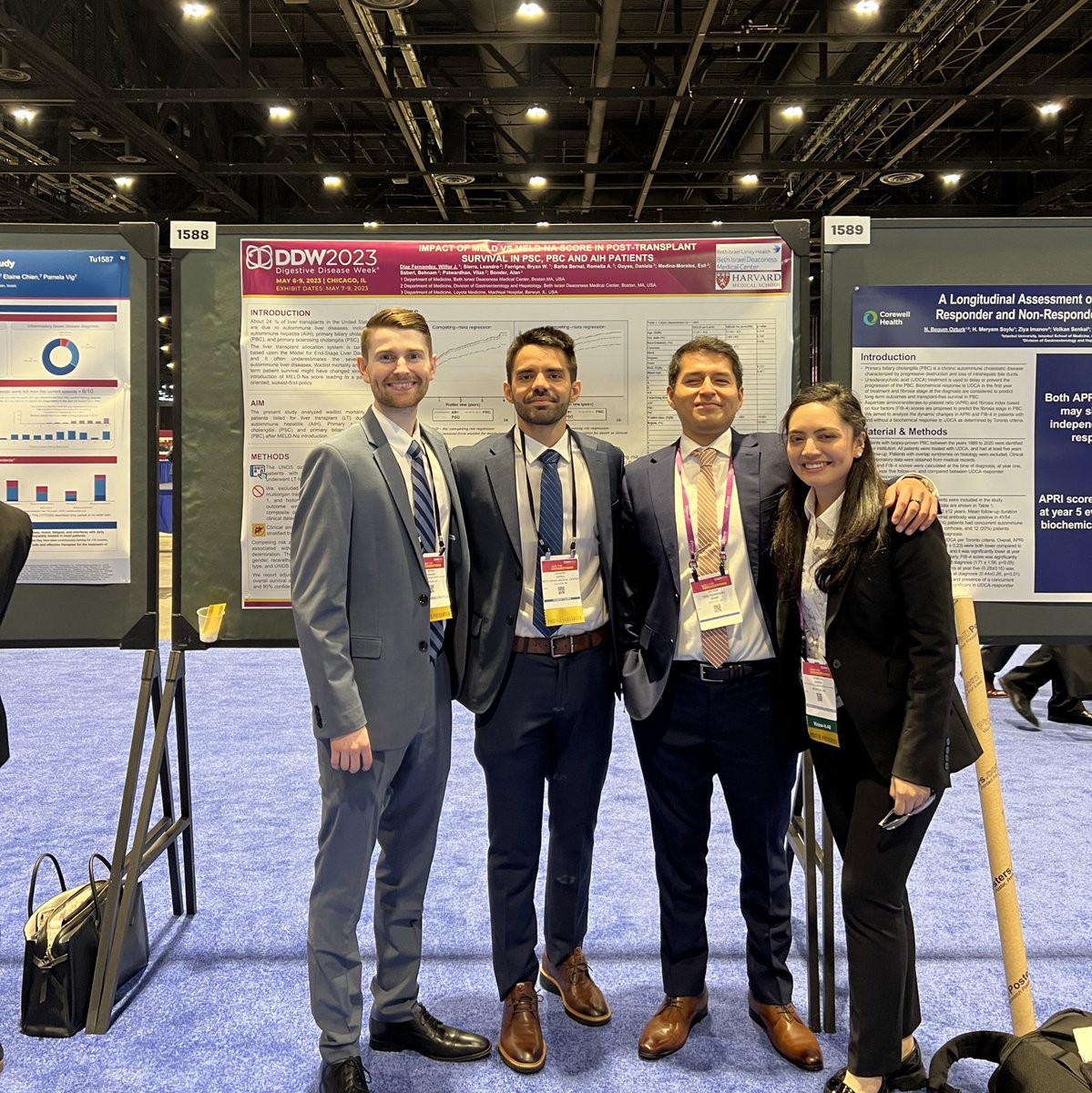 DDW23 con @RomeliaBarba @AliQosChi_MD @leandrosierraca @BFerrigno24 
#DDW2023 
Thanks for the chance to be here @BIDMC_GI @BIDMC_Medicine