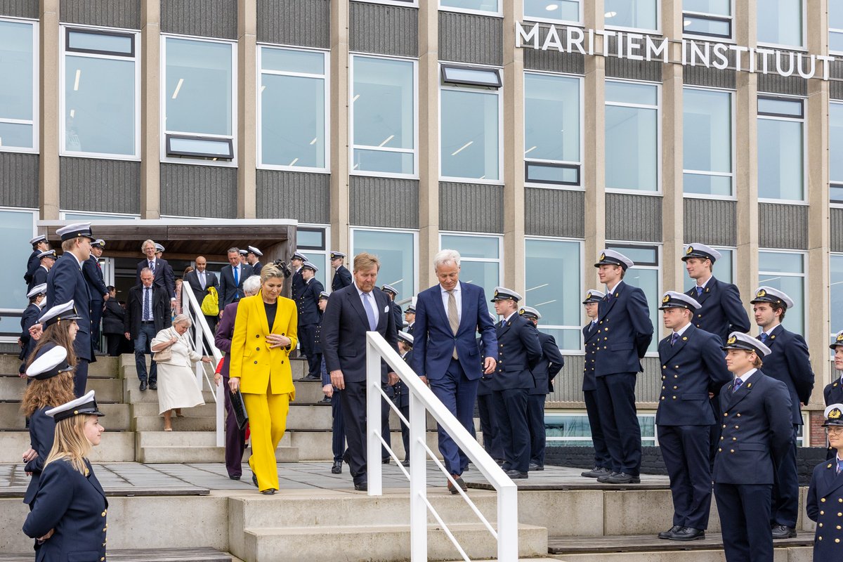 TROTS!🤩 Koning Willem-Alexander en koningin Máxima bezochten vandaag onze studenten en medewerkers op Terschelling. Weten waarom en wat ze hebben gedaan? 👉bit.ly/41nMSY8 #miwb #scheepvaart #zeevaartschool #terschelling #wijzijnnhlstenden