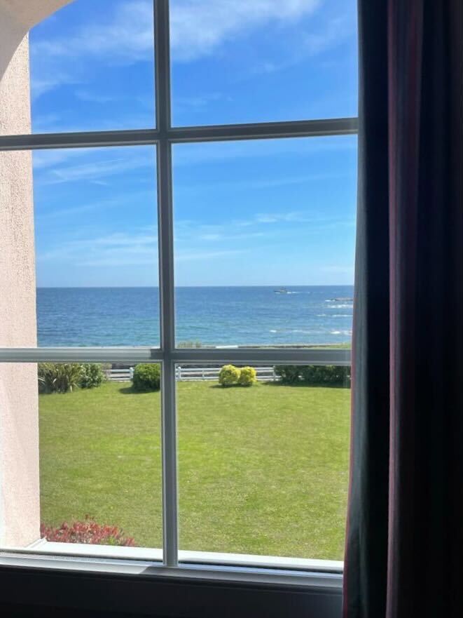 franckgervais's tweet image. Cap sur le Finistère lors des vacances de Pâques avec un coup de cœur spécial pour cette résidence #PierreEtVacances Premium entièrement rénovée et à la localisation tout simplement unique sur la baie de Douarnenez. Aperçu en photos 😉