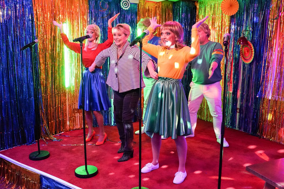 ArronUsher's tweet photo. I need to watch @bbceastenders  tonight &amp; tomorrow to see when @TheFizzCMJ  @Cherylbaker #CherylBaker makes her guest appearance for the soaps #Eurovision themed episode.
She's always been one of my 
#childhoodheros 😍👏💛
#EurovisionLegend https://t.co/3TIsXDqcKe