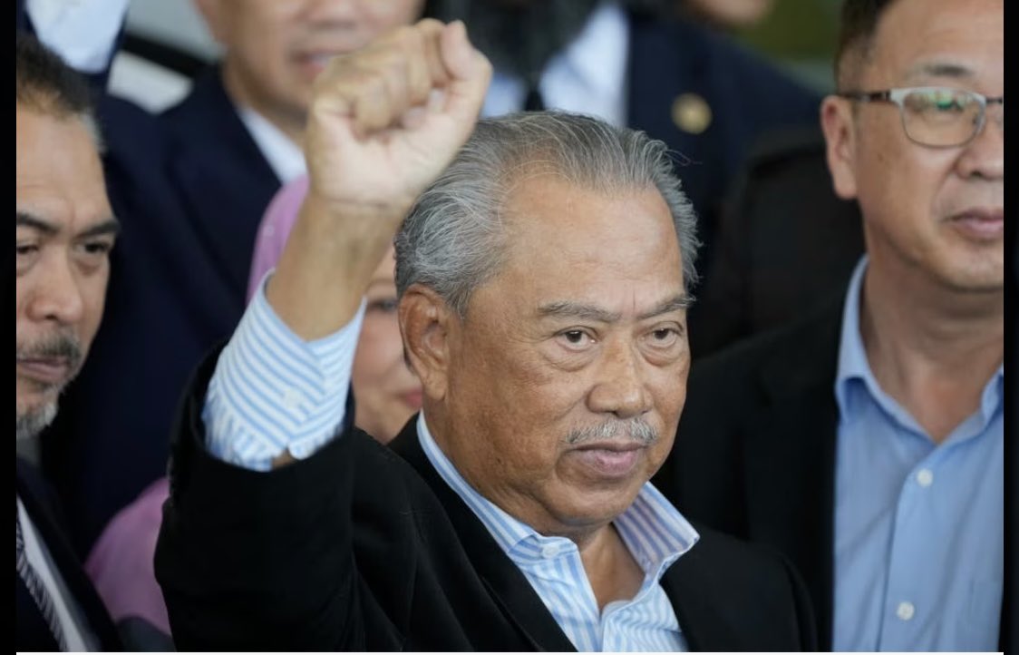 Under the law, a person who has been charged has a right to defend himself anyway he sees fit. So Lim Guan Eng should shut his mouth. Muhyiddin Yassin has a right to reply to the allegation that he received a bribe from Syed Mokhtar Al-Bukhary.