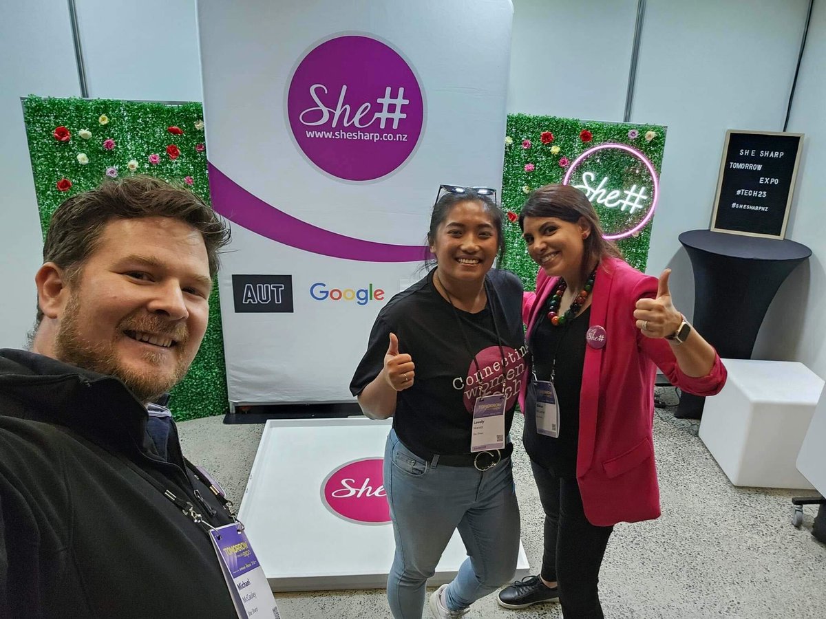 She# (She Sharp) tweet media