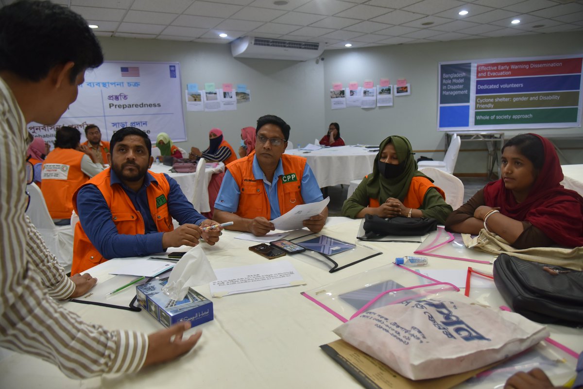 PankaPaul's tweet photo. Cyclonic storm #Mocha is likely to hit Bangladesh-Myanmar coasts on May 15.

@UNDP_BD together with Govt, @StatePRM, @NorwayAmbBD, @ifrc, @BDRedCrescent, has been organizing prep meetings and workshops on cyclone preparedness and response in #CoxsBazar.
#CycloneMocha #StaySafe https://t.co/7EvgxGUQh9