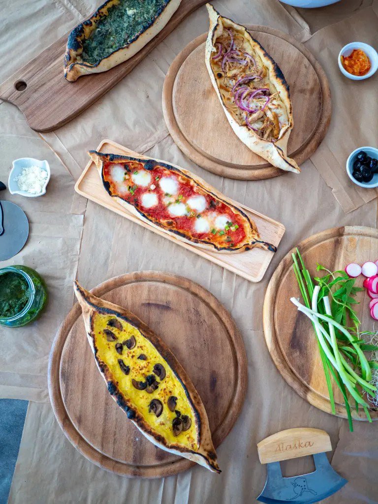 besides_obvious's tweet photo. 😋Turkish Gastronomy 😋
After spending 1 week in #Istanbul, we cannot move on without dedicating an article to tasting #Turkish #Gastronomy. Overall the Turkish #food is out of a variety of exquisite ingredients that are part of its traditional dishes. 
👉 https://t.co/KdeeG65MeM https://t.co/zMQYzqwxGq