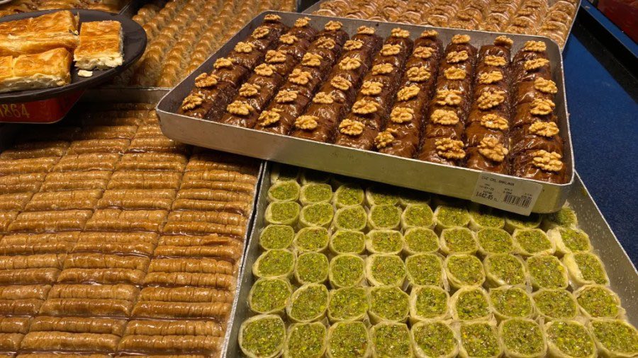 besides_obvious's tweet photo. 😋Turkish Gastronomy 😋
After spending 1 week in #Istanbul, we cannot move on without dedicating an article to tasting #Turkish #Gastronomy. Overall the Turkish #food is out of a variety of exquisite ingredients that are part of its traditional dishes. 
👉 https://t.co/KdeeG65MeM https://t.co/zMQYzqwxGq