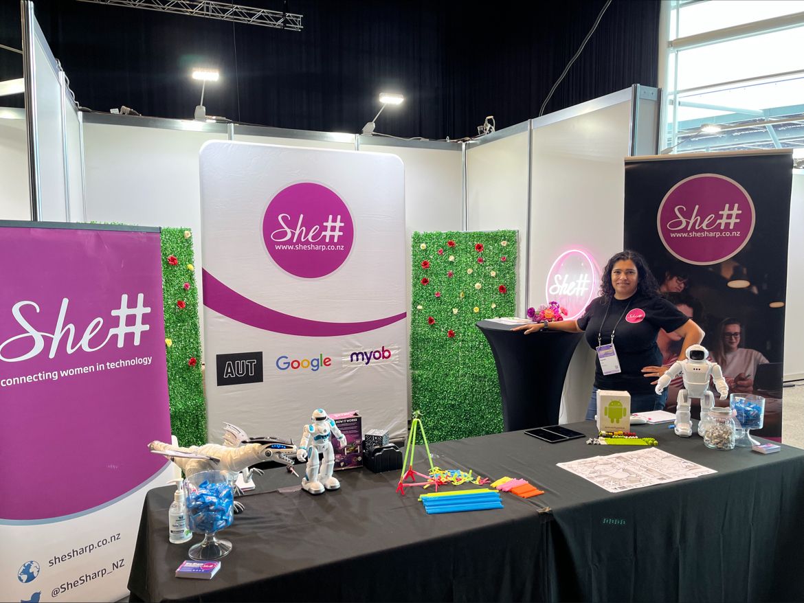 She# (She Sharp) tweet media