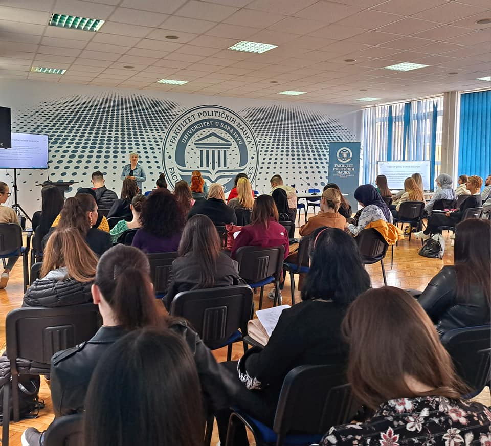 Anna Lodeserto tweet media