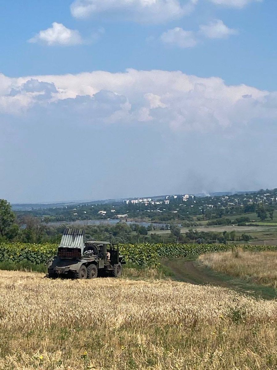 93. Mekanize Piyade Tugayı'na ait BM-21 GRAD MLRS sistemi, Bakhmut'taki Wagner hedeflerine atış yapmadan önce: