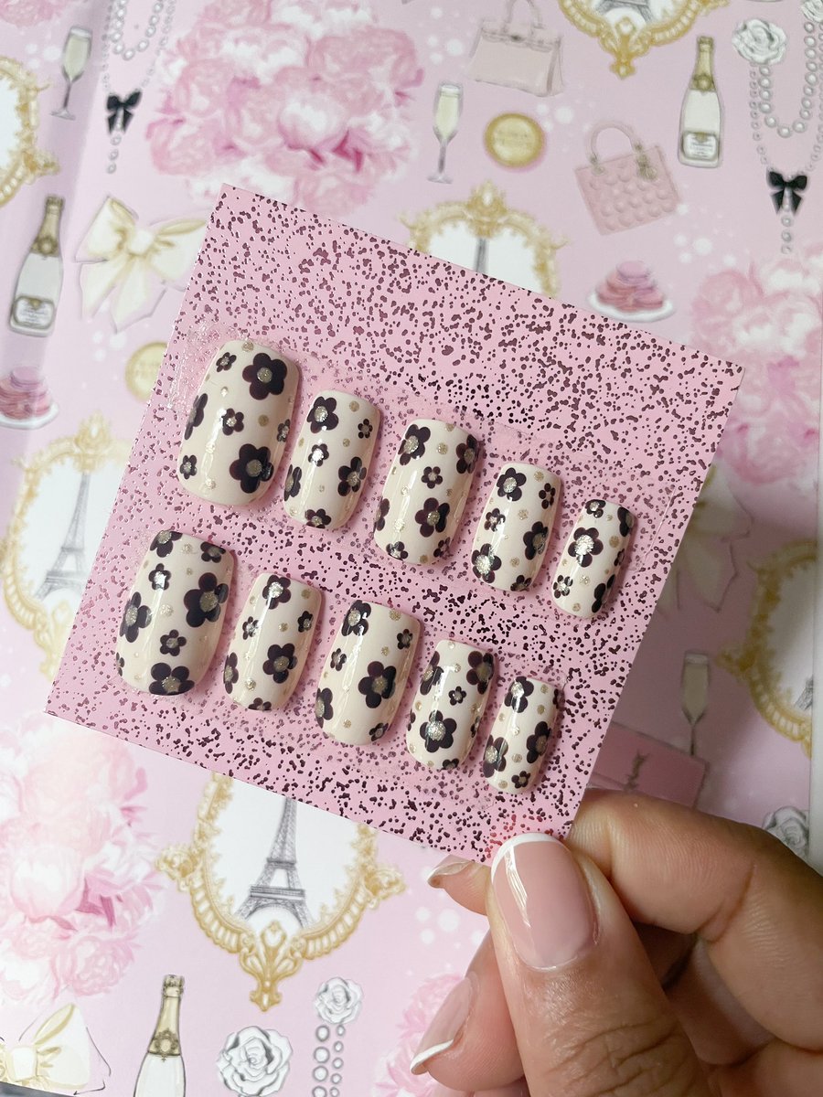 aaliyahmxo's tweet image. I’ve finally added two new sets on to my Etsy account! 

Head over to my account to check out more styles💕

etsy.com/uk/shop/NailsB…
#bloggerstribe #BloggerLoveShare #BloggersHutRT @sincerelyessie