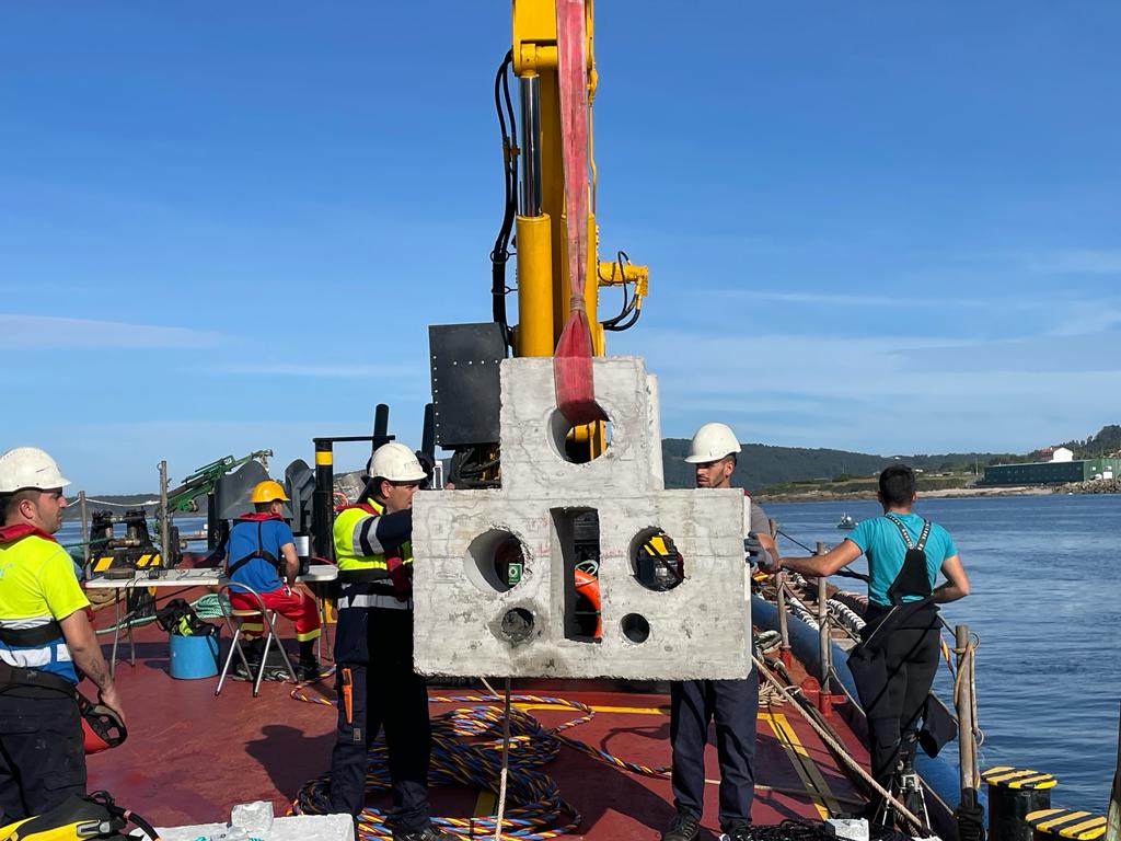 Our demo-site in Vigo, Spain has officially installed artificial reefs in Ria de Vigo ✨

These structures will improve benthic #ecosystem  resilience to pressures, increase #biodiversity &amp; promote lobsters &amp; crabs 🦀🌊

<a href="/ECOCOST1/">ECOCOST</a> #ecologicalrestoration <a href="/EU_MARE/">EU Maritime & Fish</a> <a href="/jsouzatroncoso/">Jesus Souza Troncoso</a>