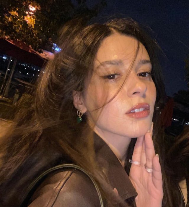 siz saman                          biz duman
sarisi sevin                           karasi