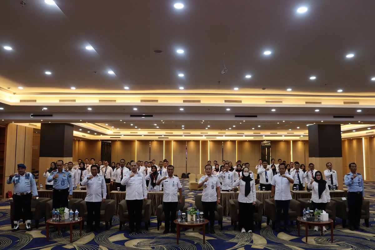bapelkumbatam's tweet photo. Agus Widjaja Resmi Buka Pelatihan Protokoler Angkatan II dan III TA 2023

Selengkapnya di.. 
https://t.co/6L6bxqX31N

#KemenkumhamRI 
#BPSDMKumham 
#KumhamKepri 
#BadiklatKepri

@Kemenkumham_RI
@bpsdm_kumham
@kepri_kumham https://t.co/YNWFSFozKB