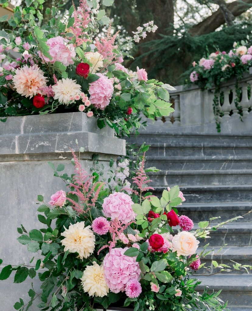 What a beautiful morning 🕊 Have a great day 🌿 #chateaubouffemont⁠
⁠
Planning & Organisation @atoutcoeurwedding⁠
Photographer @photographerinparis⁠
Floral designer @soartfloral.stephaniedunand instagr.am/p/CsDvqf_shbH/