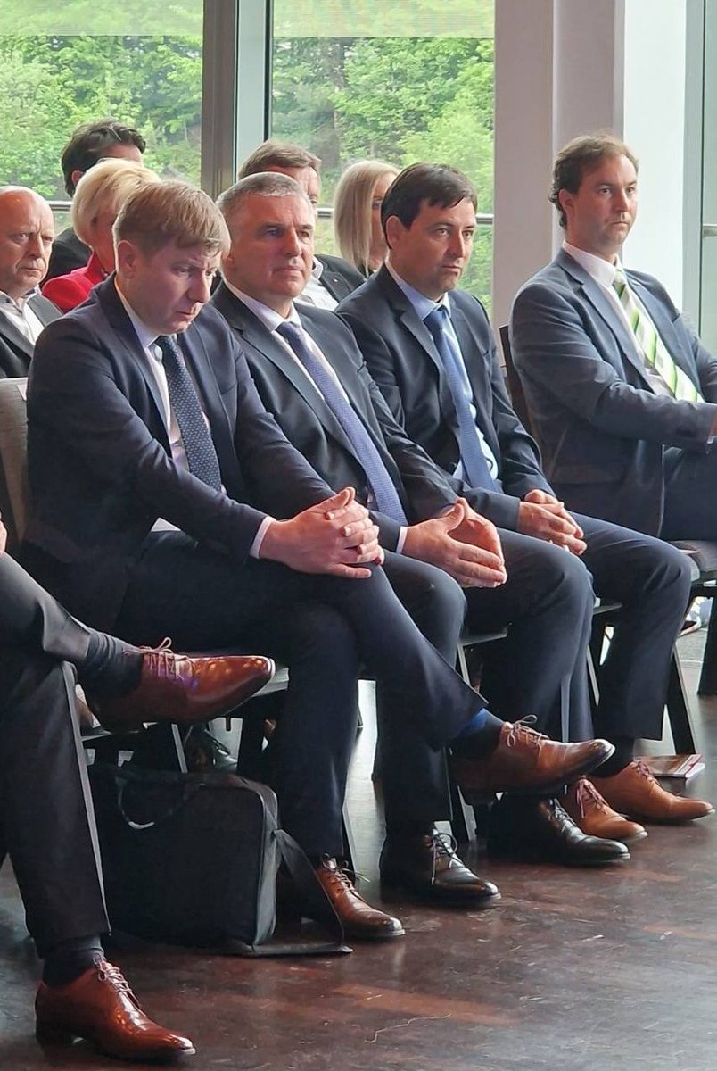 DrzavniSvet's tweet photo. Predsednik DS RS @LotricMarko na 18. Forumu obrti in podjetništva, na katerem #OZS vladi predstavlja svoje najpomembnejše zahteve. @OZSaktualno #obrt #podjetništvo https://t.co/AnlnjBazXG
