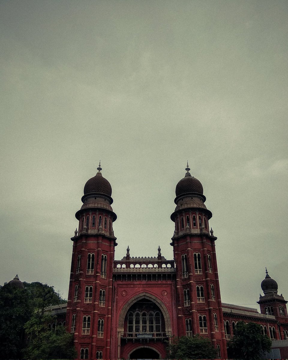 JosephWalter23's tweet photo. Chennai is where the heart is.
#symmetry #streetphotography #travelphotography #architecture #buildings #shotonredmi #mobilephotography #lightroom #chennai #tamilnadu #india https://t.co/KsjlZhu5X7