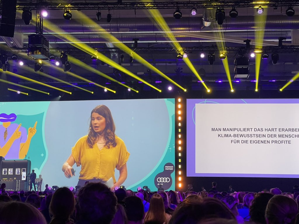 Ökobullshit: <a href="/Luisamneubauer/">Luisa Neubauer</a> geht hart mit Greenwashing ins Gericht - und dem Marketing: „Man nimmt das Klimabewusstsein der Menschen und manipuliert es für eigene Interessen.“ #OMR <a href="/Horizont/">HORIZONT</a>