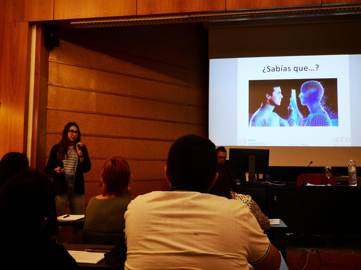 ViticulturaUpna's tweet photo. The twins are back!! 
@MonicaaGalar en las 35 Jornadas del Grupo de Trabajo en Viticultura y Enología en #Evena https://t.co/uC2pgXDH9z