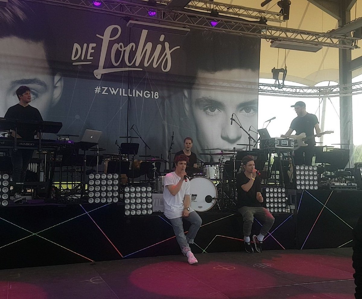 Michelleeee tweet media