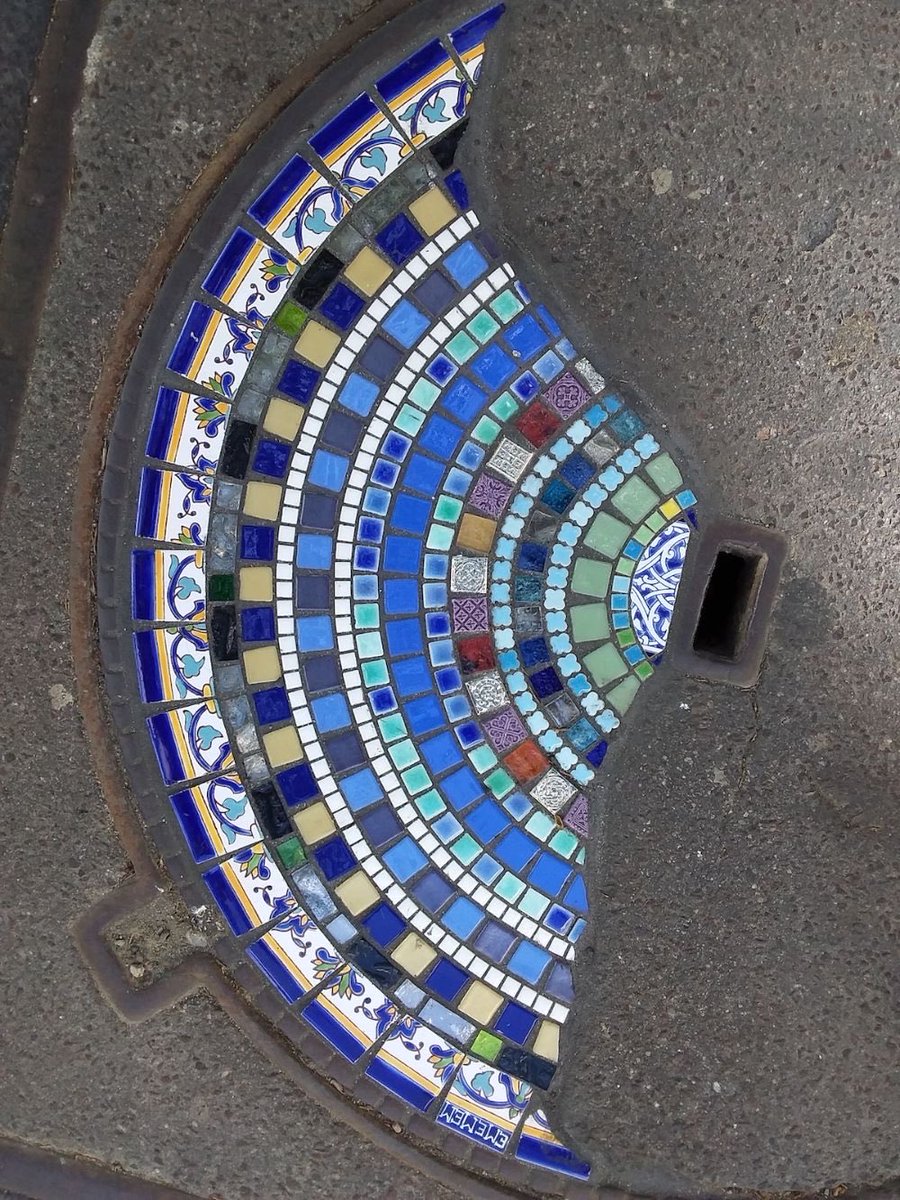 Musk_DaiIy_news's tweet photo. Ememem artist 
He repairs cracks in the street of the City he lives in (Lyon) with colourful ceramic patterns.  
Colourful and should last being ceramic https://t.co/BCt7HLzzPp
