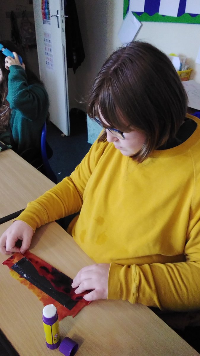 WoodlandsAC's tweet photo. Elm class have been busy #making #bookmarks using Traditional #Toub Fabric, all the way from Khartoum, Sudan. We are going to be selling these for £2 each to raise money for Sudanese refugees displaced by the current conflict #raisingmoney #supportingothers #creative #learning https://t.co/qbUM8ED64V