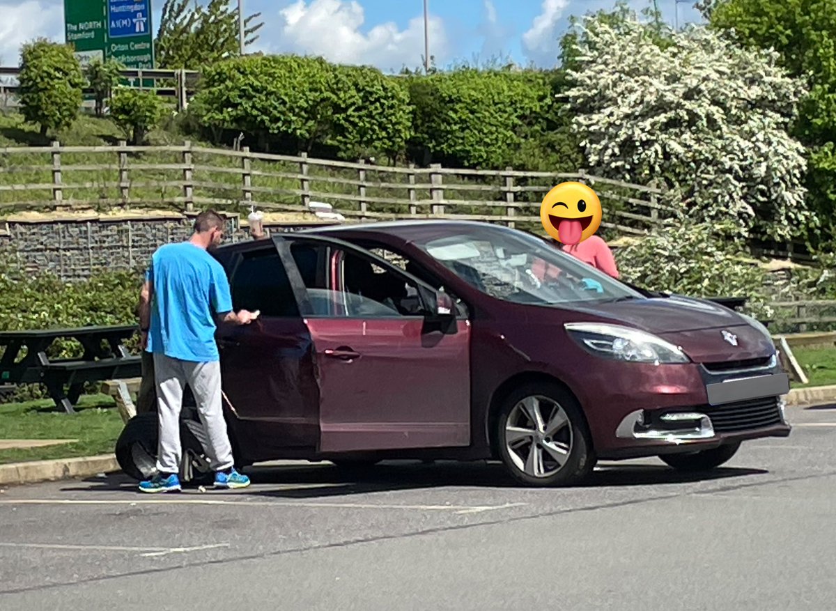 Phil Sturgeon (BlueSky/Threads @philsturgeon) tweet media