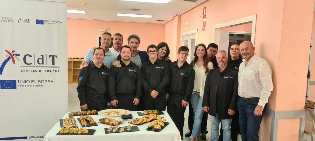 GVAturisme's tweet photo. 😊Seguimos formando profesionales para nuestra hostelería gracias a la colaboración de @centredeturisme  y @ASINDOWN 

#CdTBenidorm https://t.co/CshFxXAYE0
