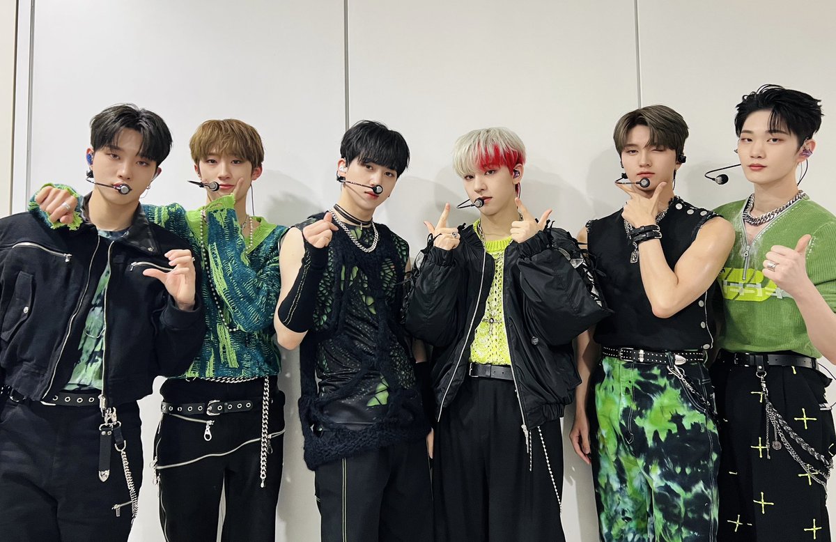 DRIPPIN's tweet photo. [📸] #DRP_PIC

◾2023. 05. 10
◽MBC M 쇼챔피언

드리밍의 큰 응원 덕분에 더 힘이 났던 오늘💚
오늘도 내일도 앞으로도 함께해요 ٩꒰৹৺৹ઌ꒱♡

#DRIPPIN #드리핀
#SEVEN_SINS https://t.co/24WAUvdBtp