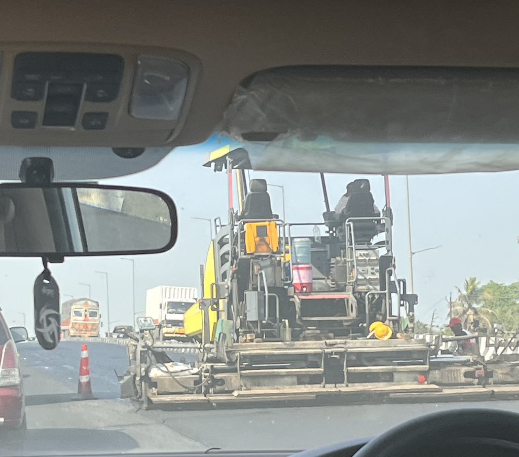 HirishaReshamw2's tweet photo. ROAD REPAIRING WORK without any management on highway?One of the biggest industrial belt VAPI.UDWADA entrance from NH48 always a trouble.Authorities take no https://t.co/0vzbhskTAN POLICE TO CLEAR TRAFFIC.#nhaisucks @COTGuj_office @GRSAofficial @NHAI_Official @nitin_gadkari https://t.co/1ikgU8MpFd