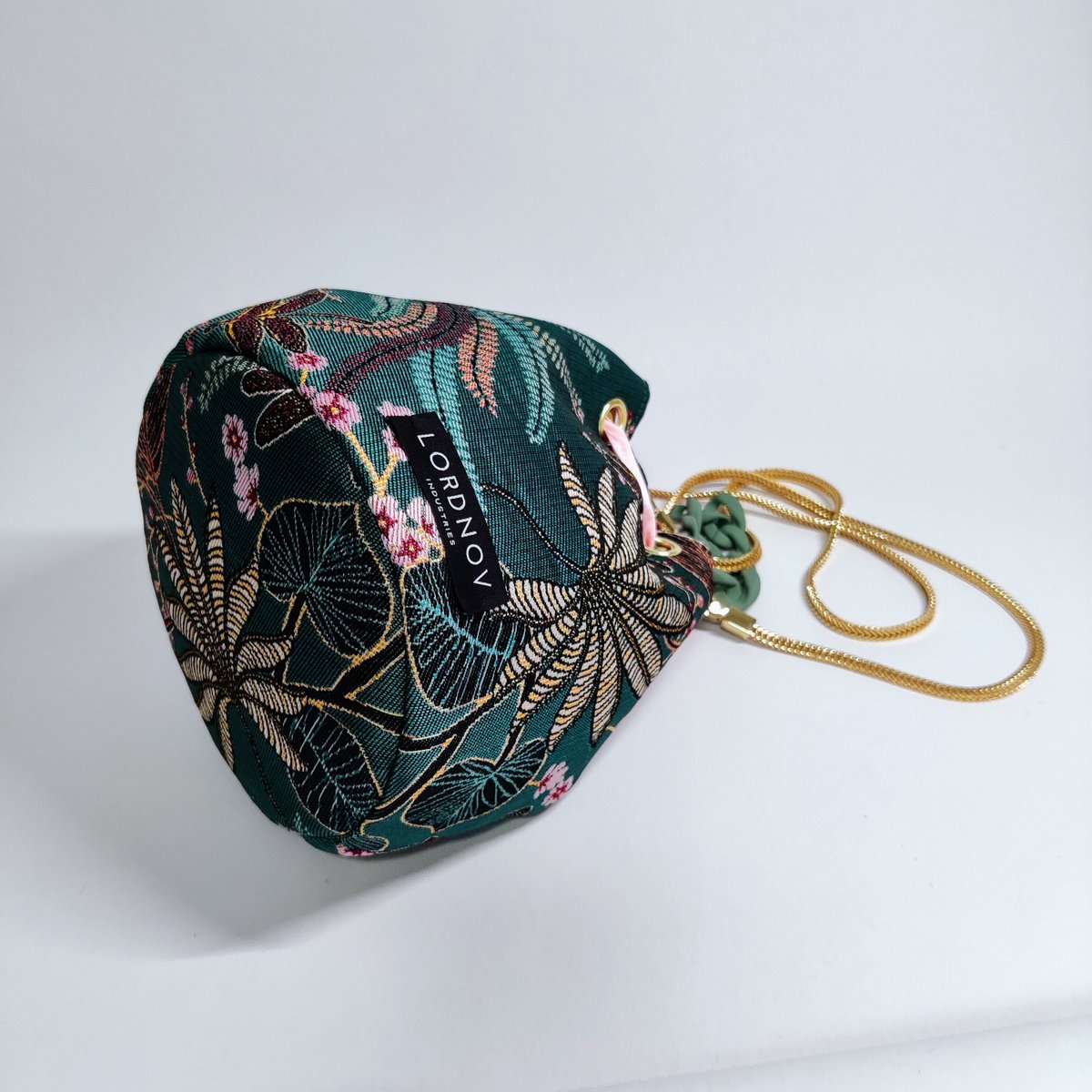 _LORDNOV_'s tweet photo. - Tiffany Line - #LysyBag by #Lordnov #LordnovIndustries
🛒https://t.co/sp4djK2N3m
#fashion #fashionstyle #fashionbrand #trend #BORSA #BorsaSecchiello #Secchiello #brand #MadeinItaly #new #Today https://t.co/64Jyz46EKc