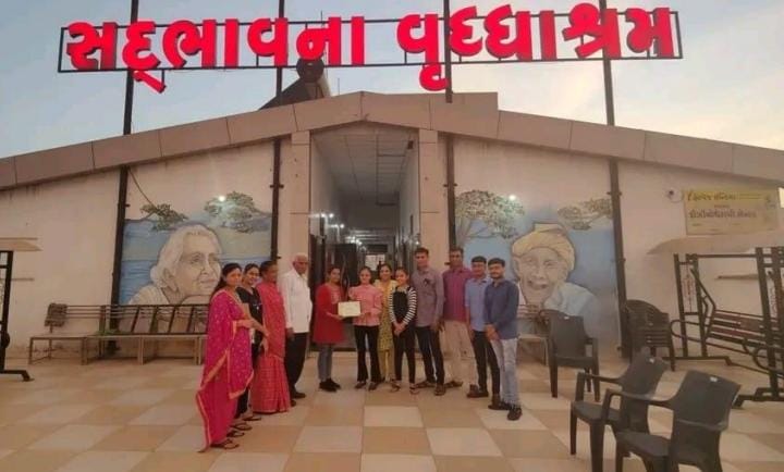 chitralekhamag's tweet image. સદભાવના વૃદ્ધાશ્રમનો સંકલ્પ છે ગુજરાતને લીલુંછમ કરવાનો...bit.ly/3LQcx64 #Sadbhawna #OldAge #Home #Plantation #Gujarat #Rajkot #Ahmedabad #Chitralekha